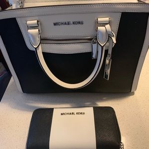 MK purse and wallet